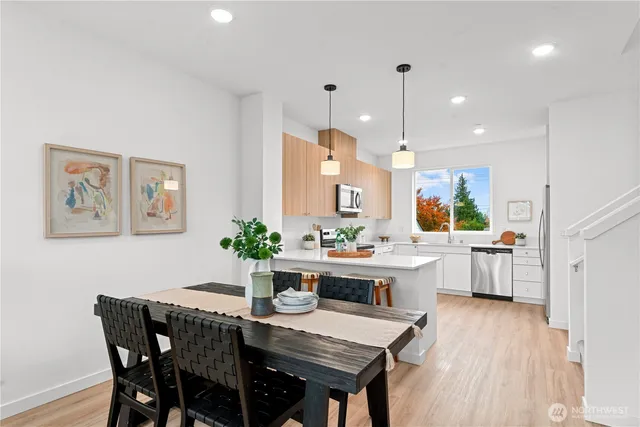 $719,950 | 1419 Southwest 111th Lane, Seattle, WA 98146