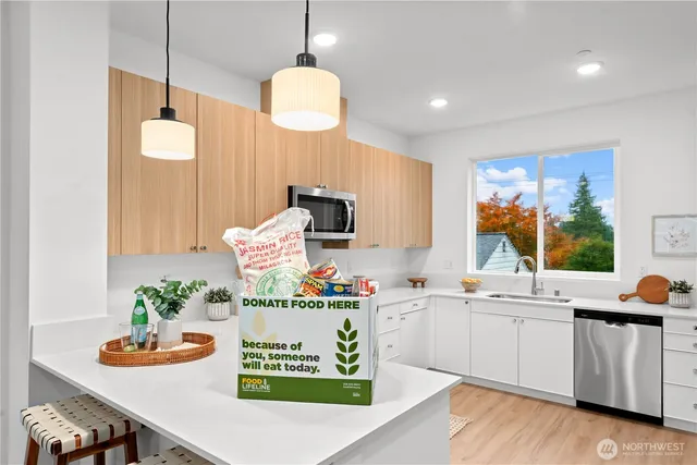 $719,950 | 1419 Southwest 111th Lane, Seattle, WA 98146