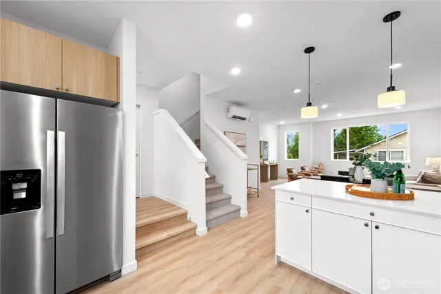 $719,950 | 1419 Southwest 111th Lane, Seattle, WA 98146