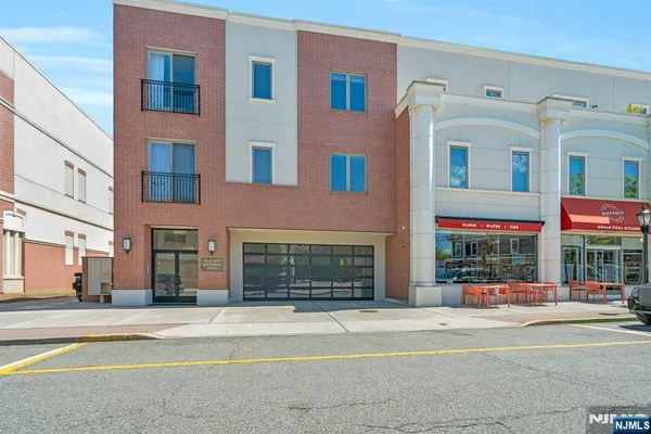 $3,600 | 11 Madison Avenue, Unit 204, Westwood, NJ 07675