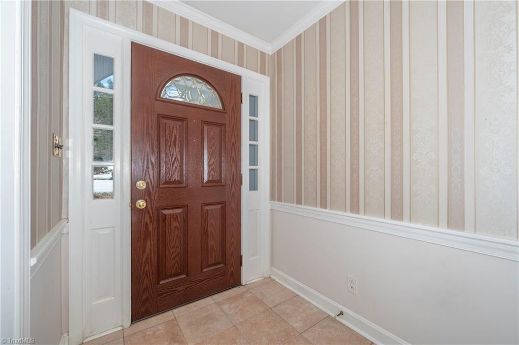 3340 Kirklees Road Winston-Salem, NC 27104 - Photo 8 of 30 Gallery Image 8