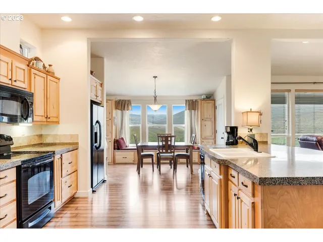 $750,000 | 4532 Emerson Loop Road, The Dalles, OR 97058