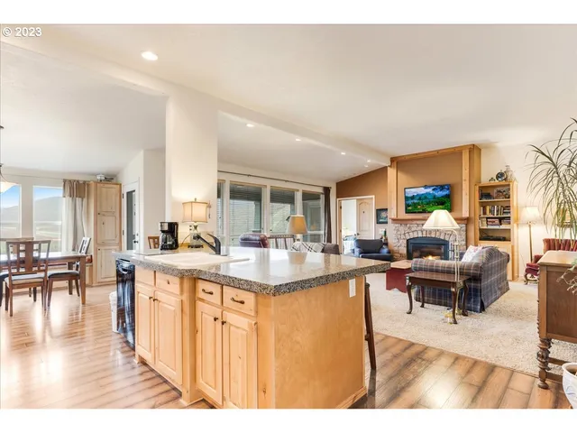 $750,000 | 4532 Emerson Loop Road, The Dalles, OR 97058