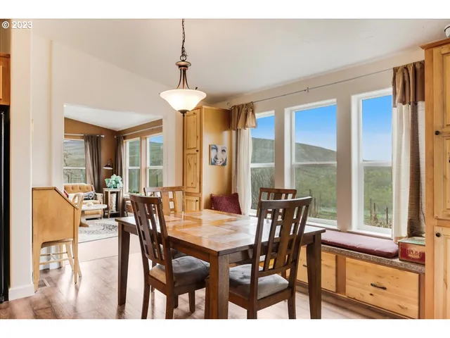 $750,000 | 4532 Emerson Loop Road, The Dalles, OR 97058