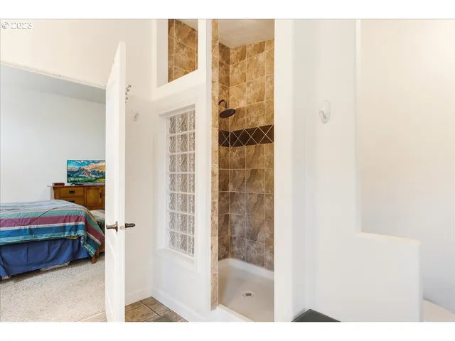 $750,000 | 4532 Emerson Loop Road, The Dalles, OR 97058