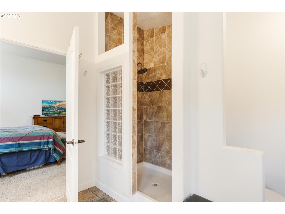 4532 Emerson Loop Road The Dalles, OR 97058 - Photo 30 of 48