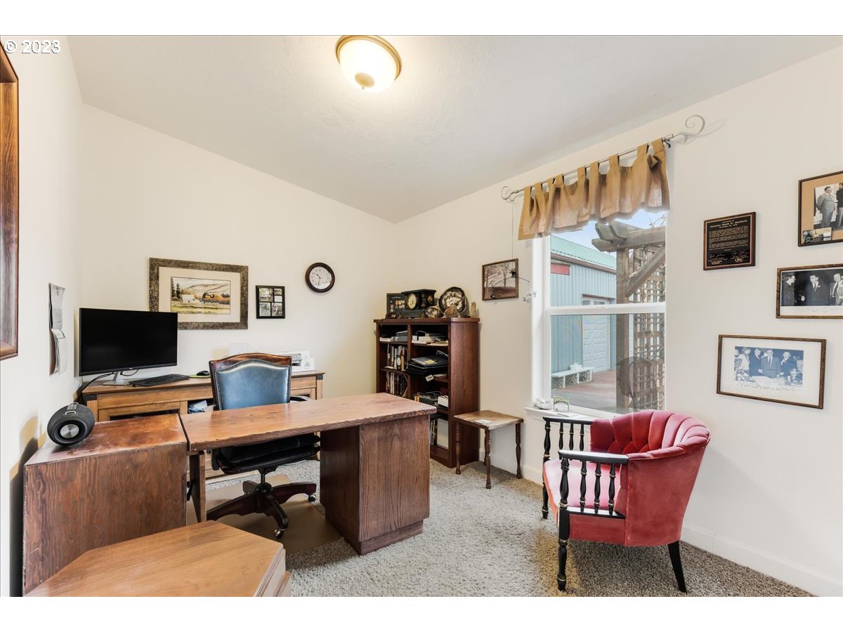 4532 Emerson Loop Road The Dalles, OR 97058 - Photo 35 of 48