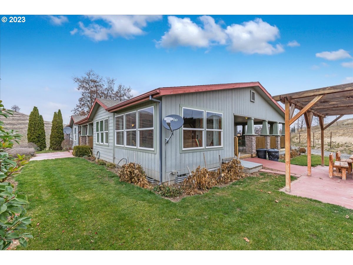 4532 Emerson Loop Road The Dalles, OR 97058 - Photo 41 of 48