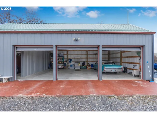 $750,000 | 4532 Emerson Loop Road, The Dalles, OR 97058