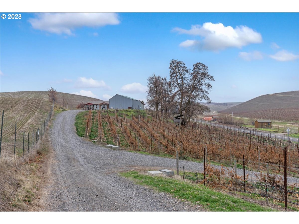 4532 Emerson Loop Road The Dalles, OR 97058 - Photo 6 of 48