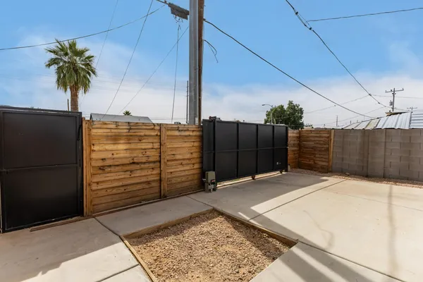 $3,000 | 1933 East Monroe Street, Unit 2, Phoenix, AZ 85034