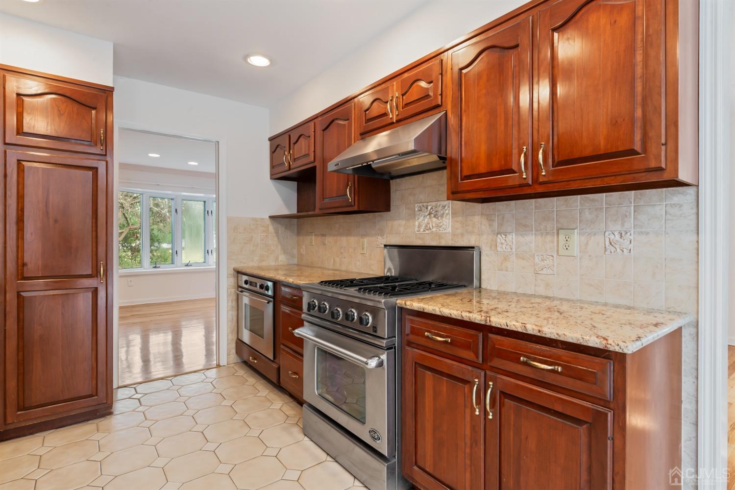 13 Chandler Road Edison, NJ 08820 - Photo 11 of 53