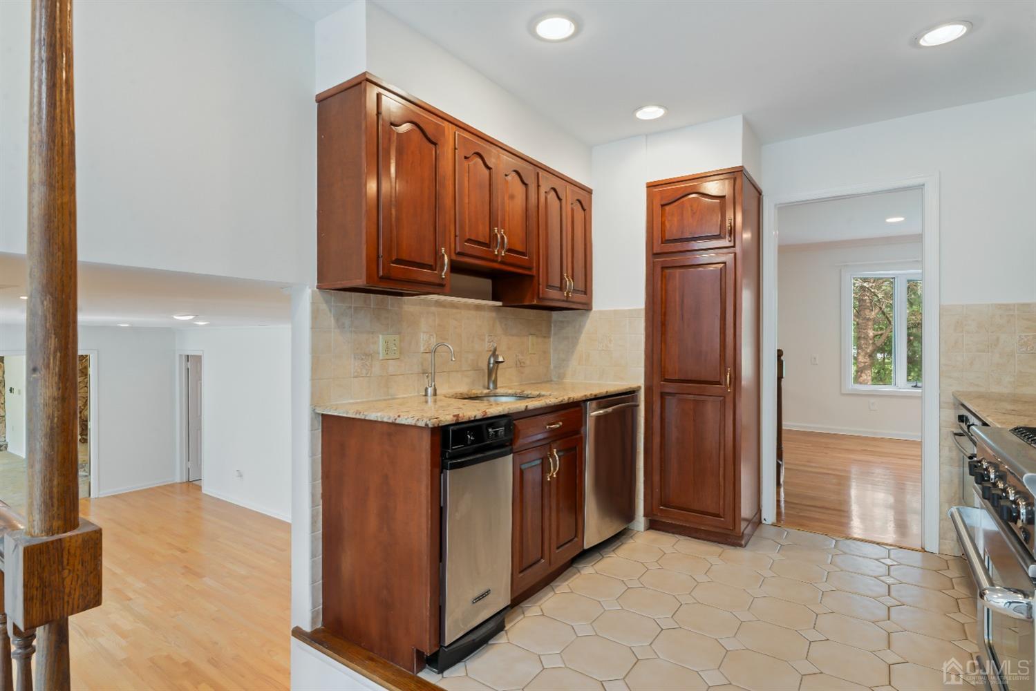 13 Chandler Road Edison, NJ 08820 - Photo 12 of 53