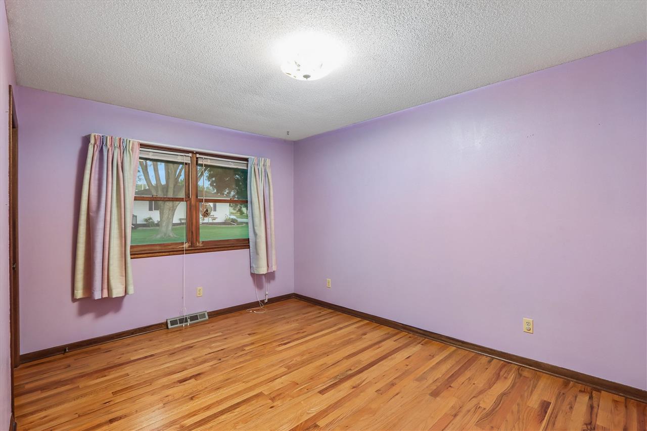 609 East Hickory Street Riverside, IA 52327 - Photo 9 of 33 Gallery Image 9