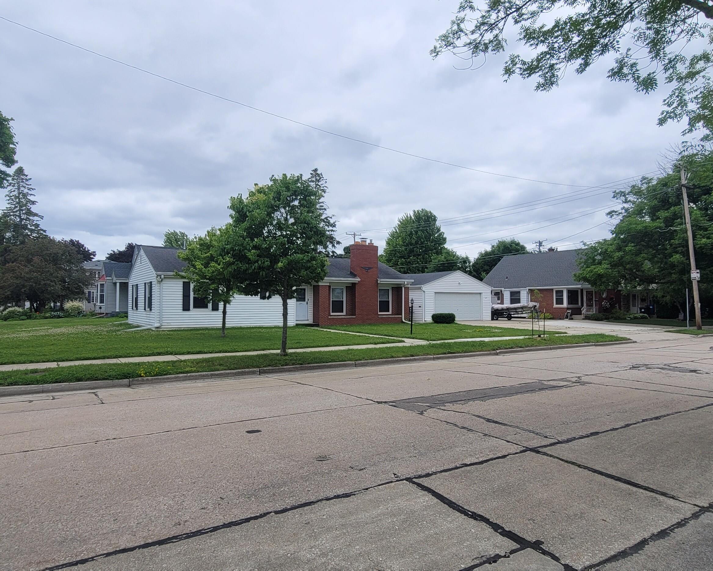 601 Isabelle Avenue Racine, WI 53402 - Photo 1 of 39 Primary Exterior