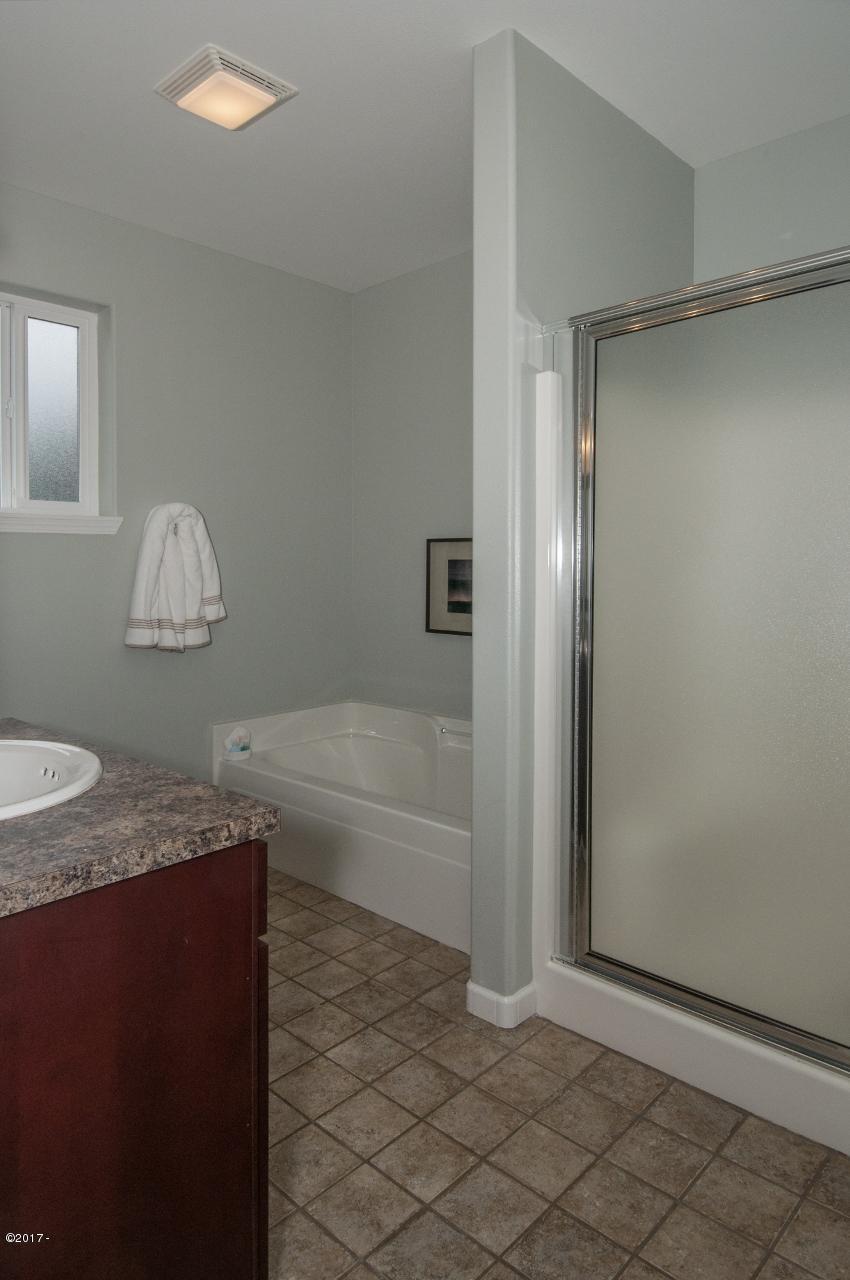 35-45 Northeast Clarke Street Depoe Bay, OR 97341 - Photo 21 of 48 Master Bath-Snuggle Up