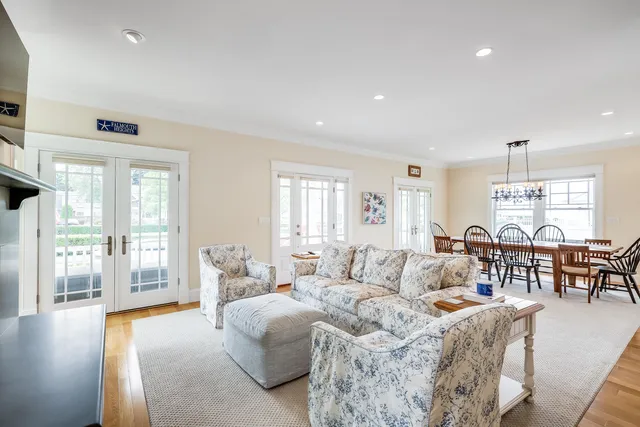 $8,000 | 3 Worcester Avenue, Falmouth, MA 02540