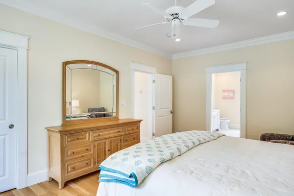 $8,000 | 3 Worcester Avenue, Falmouth, MA 02540