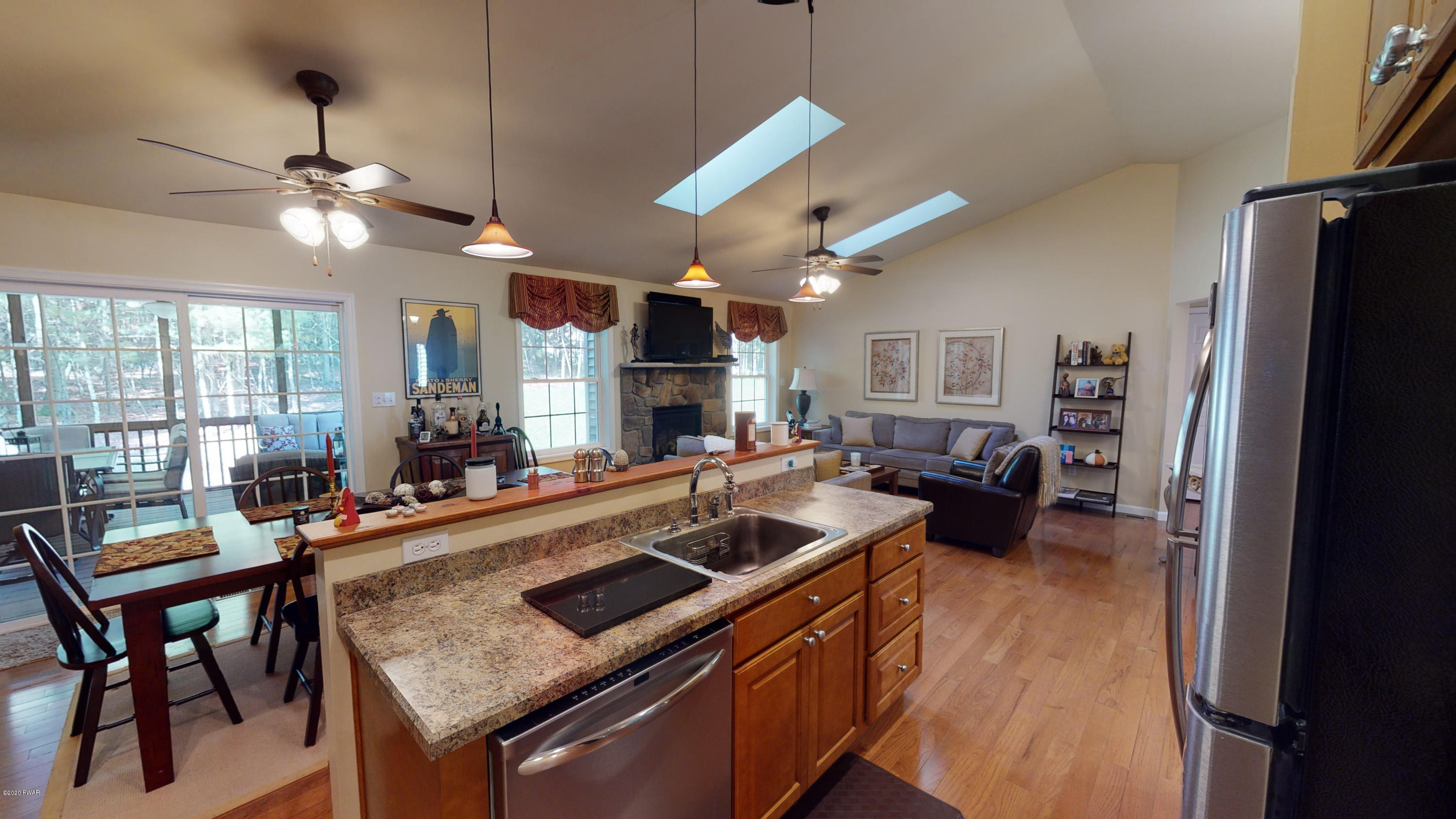 416 Raymondskill Road Milford, PA 18337 - Photo 5 of 32 Great Room