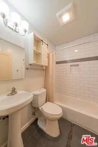 $3,900 | 7503 Camellia Avenue, North Hollywood, CA 91605