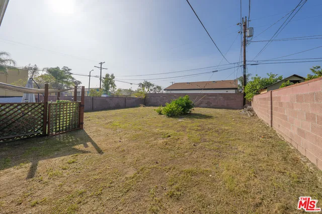 $3,900 | 7503 Camellia Avenue, North Hollywood, CA 91605