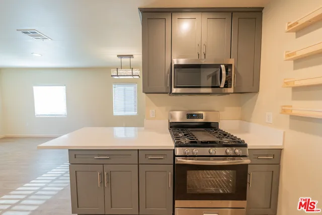 $3,900 | 7503 Camellia Avenue, North Hollywood, CA 91605