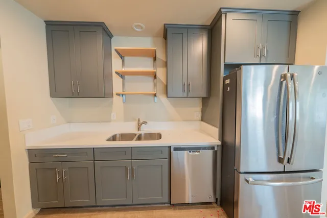 $3,900 | 7503 Camellia Avenue, North Hollywood, CA 91605