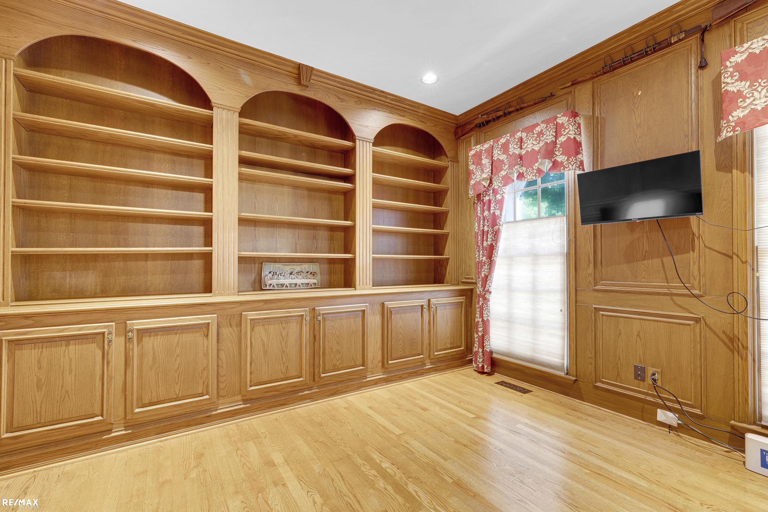 895 Bishop Road Grosse Pointe Park, MI 48230 - Photo 6 of 57
