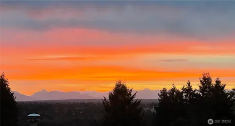 $1,599,998 | 13720 94th Avenue Northeast, Kirkland, WA 98034