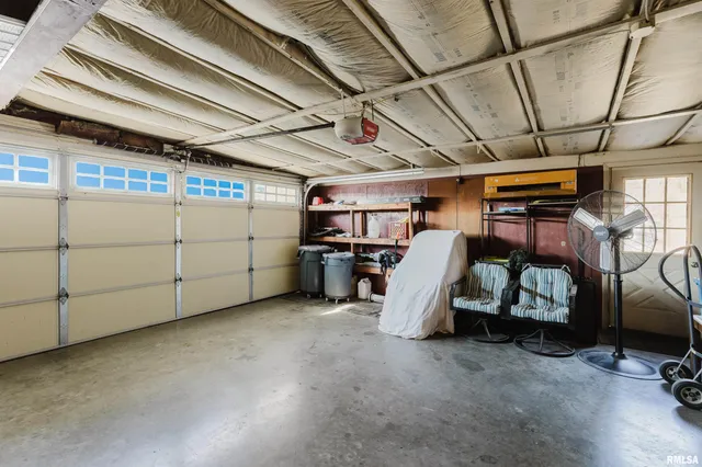 $269,900 | 100 Prairie Road, Carterville, IL 62918