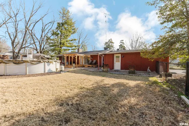 $269,900 | 100 Prairie Road, Carterville, IL 62918