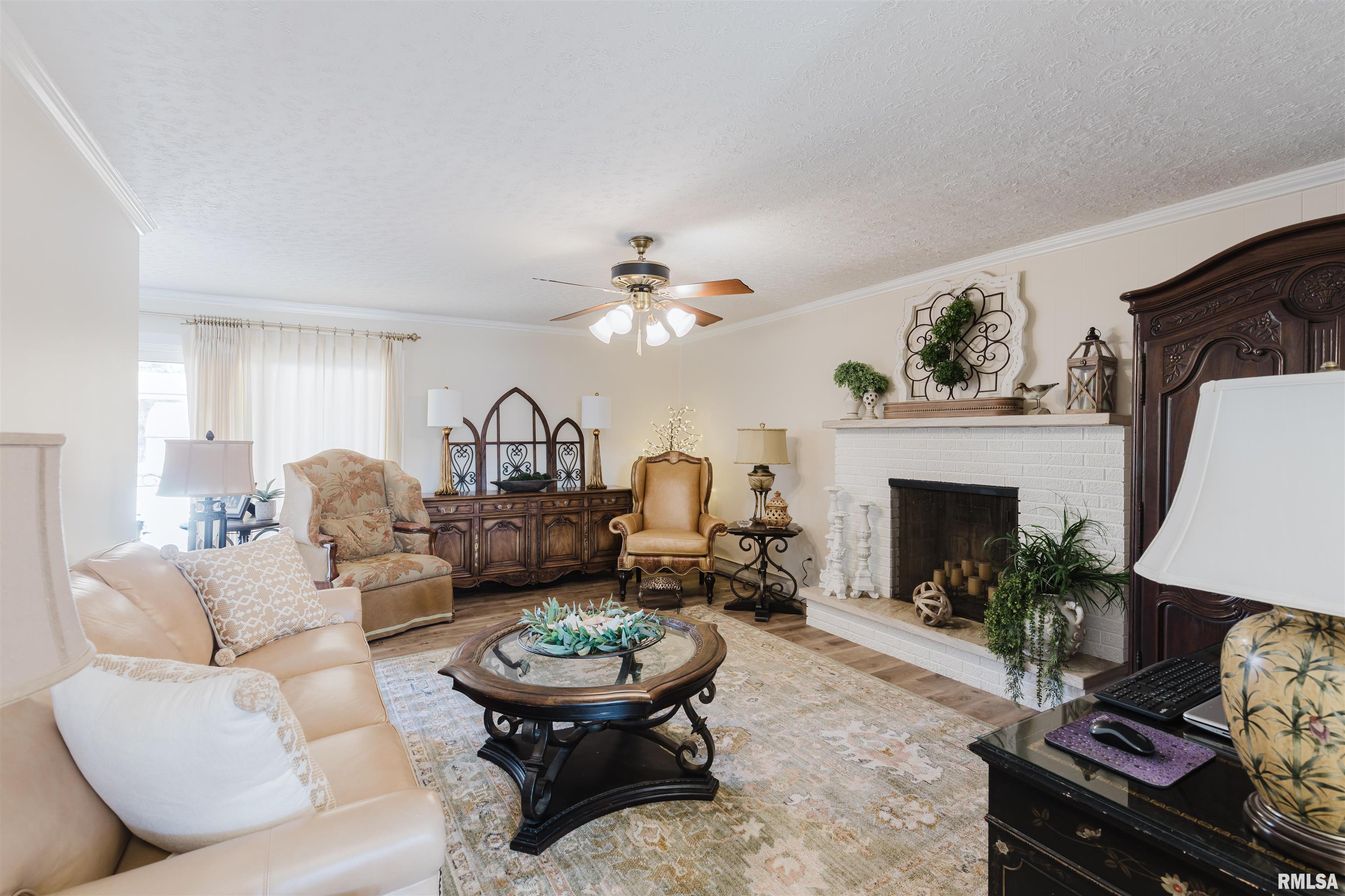 100 Prairie Road Carterville, IL 62918 - Photo 5 of 56