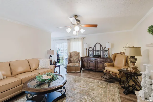 $269,900 | 100 Prairie Road, Carterville, IL 62918