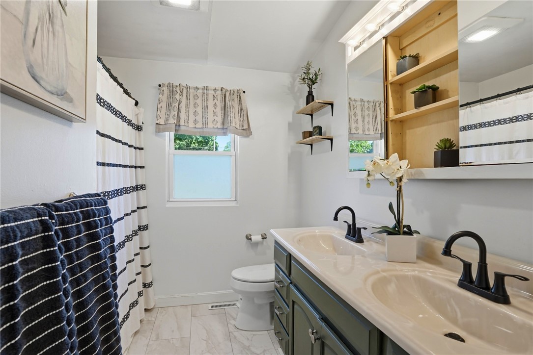 83 Holmes Road Warwick, RI 02888 - Photo 11 of 23