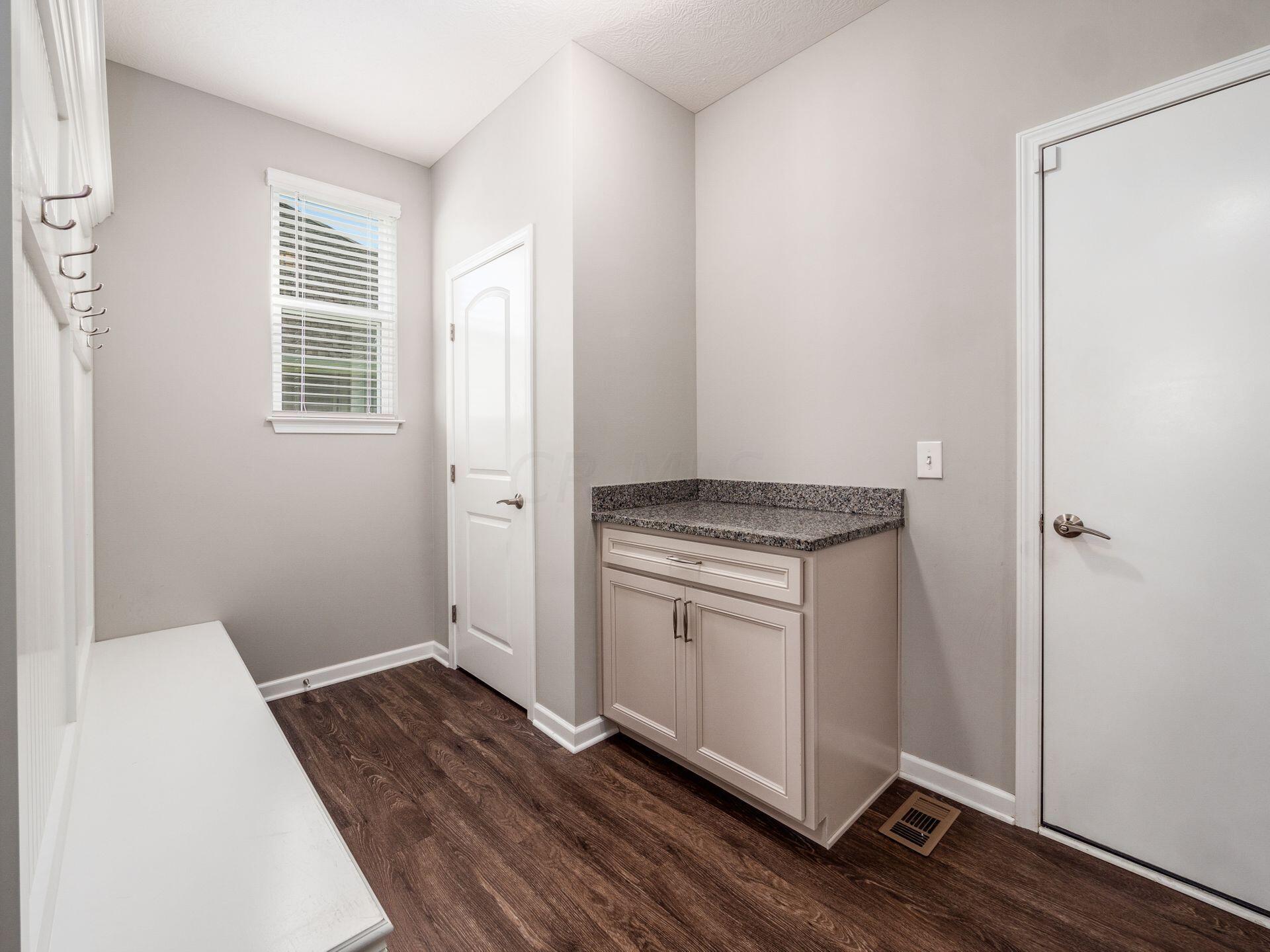 4567 Ruppert Trail Powell, OH 43065 - Photo 26 of 47 Mudroom