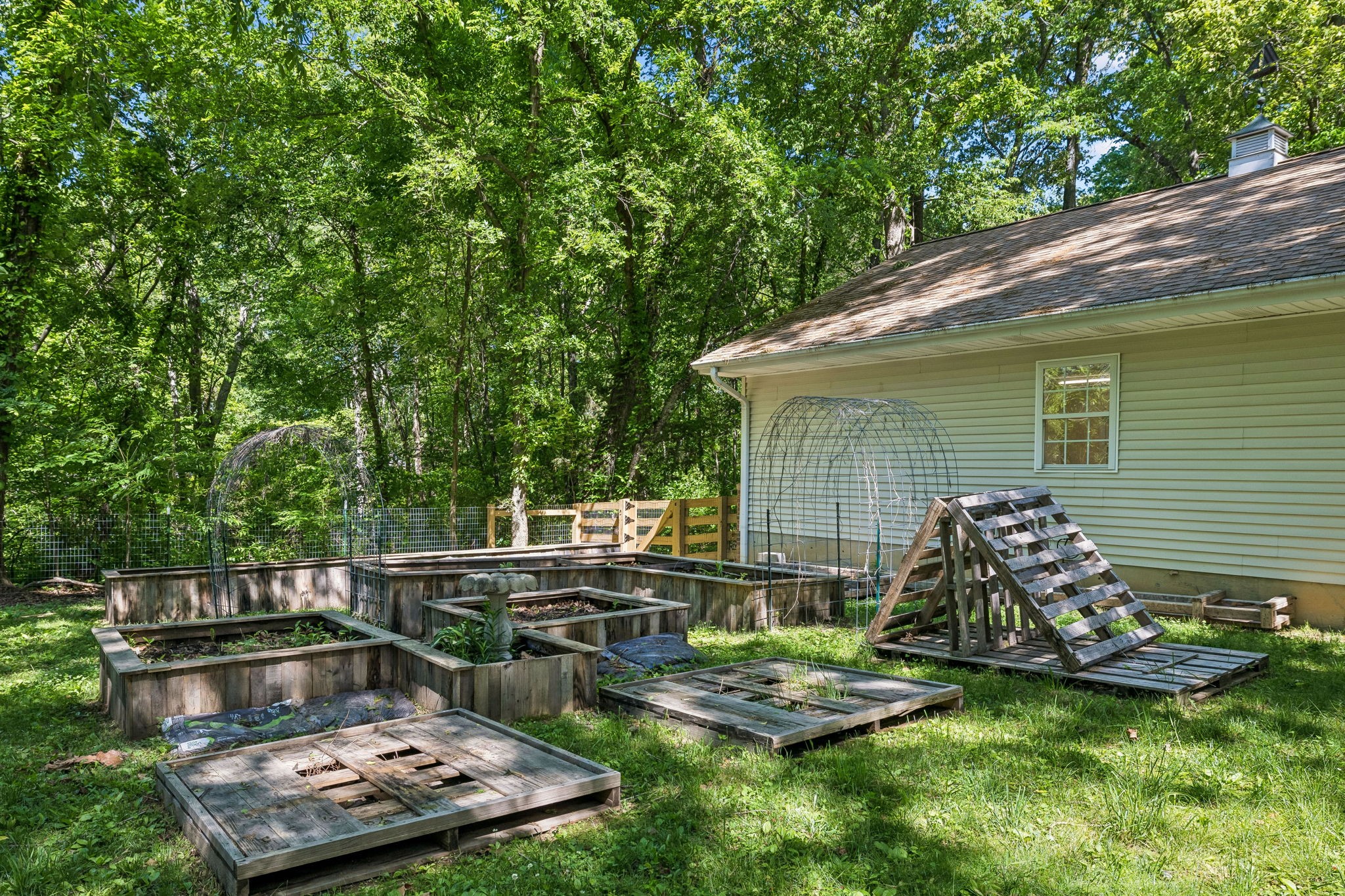 385 Perdue Road Franklin, KY 42134 - Photo 12 of 72 a view of backyard with deck and outdoor seating