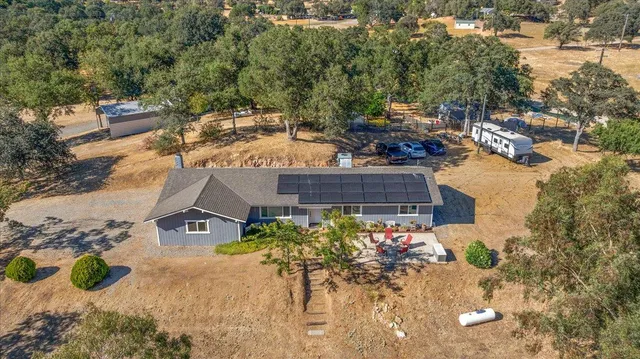 a view of a sky view