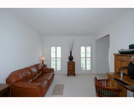 189 Lori Road Gibsonia, PA 15044 - Photo 3 of 18 Living Room.