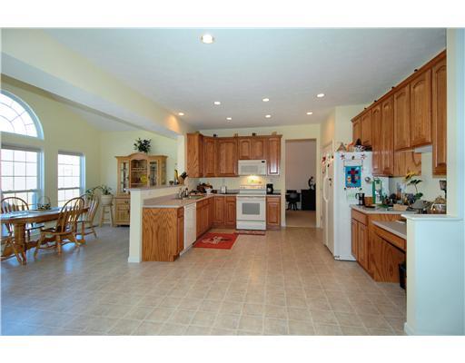 189 Lori Road Gibsonia, PA 15044 - Photo 7 of 18 Kitchen.