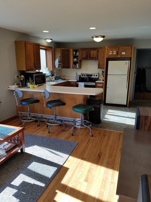 271 Bay Road Hadley, MA 01035 - Photo 5 of 13 Gallery Image 5