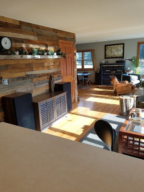 271 Bay Road Hadley, MA 01035 - Photo 6 of 13 Gallery Image 6
