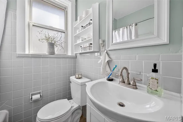 $220,000 | 7622 Springdale Drive, Pasadena Park, MO 63121