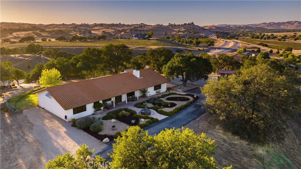 7485 Monterey Road Paso Robles, CA 93446 - Photo 2 of 51 Gallery Image 2