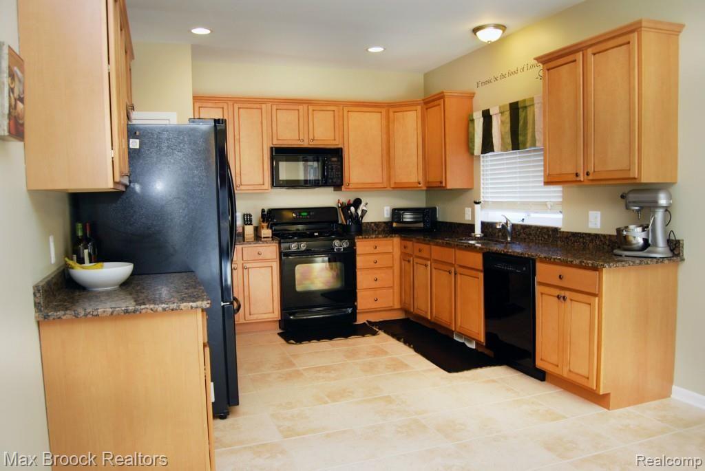 3915 Cone Avenue Rochester Hills, MI 48309 - Photo 17 of 40