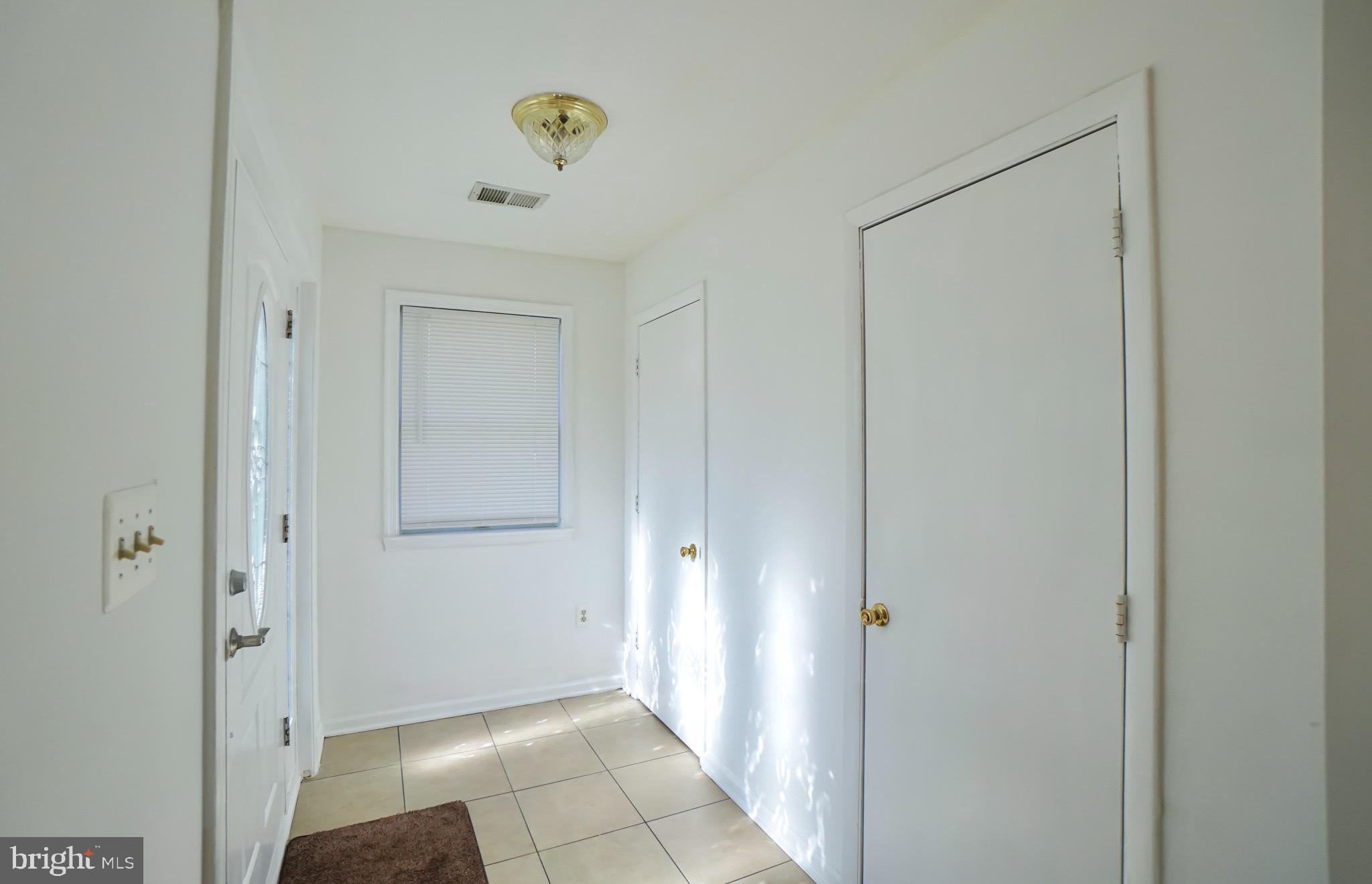 8629 Weems Road Manassas, VA 20110 - Photo 8 of 33 Gallery Image 8