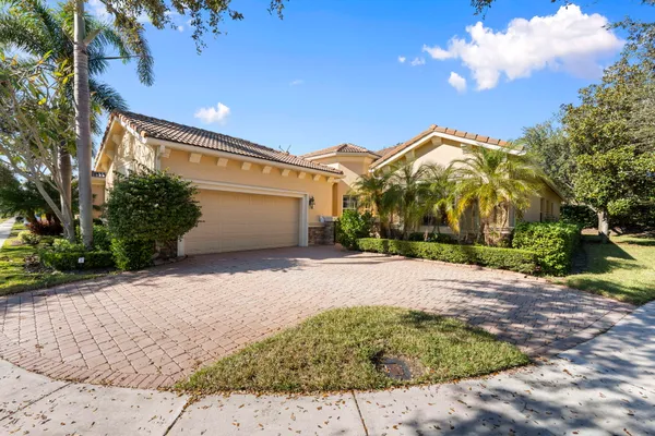 $525,000 | 9360 Southwest Nuova Way, Port St. Lucie, FL 34986