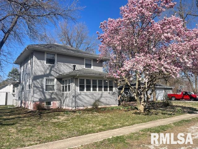 207 East Cherokee Street Morrisonville, IL 62546 - Photo 12 of 65