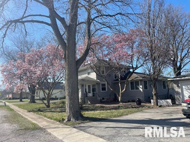 207 East Cherokee Street Morrisonville, IL 62546 - Photo 13 of 65