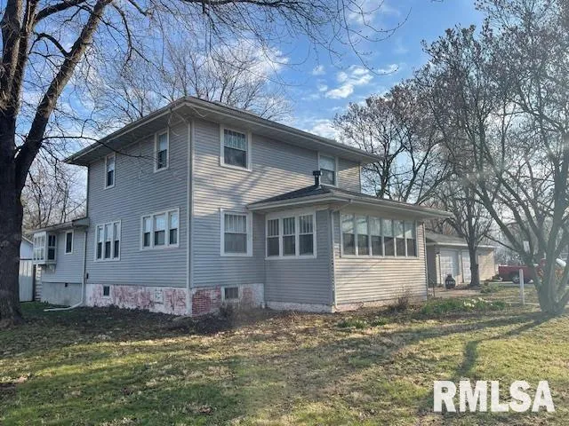 $195,000 | 207 East Cherokee Street, Morrisonville, IL 62546