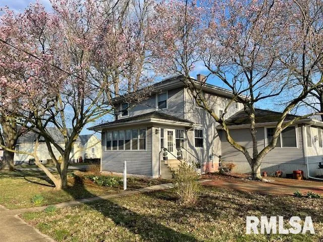 $195,000 | 207 East Cherokee Street, Morrisonville, IL 62546